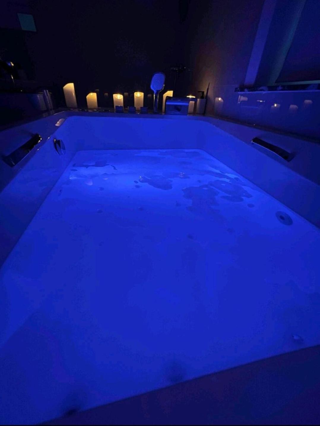 Sublime Appartement Calme Cosy & Jacuzzi Bryssel Exteriör bild